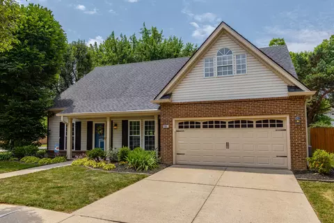 900 Quarter Horse Ct, Lexington, KY 40503