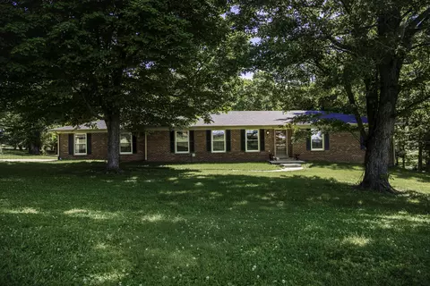 948 Dry Ridge Rd, Versailles, KY 40383
