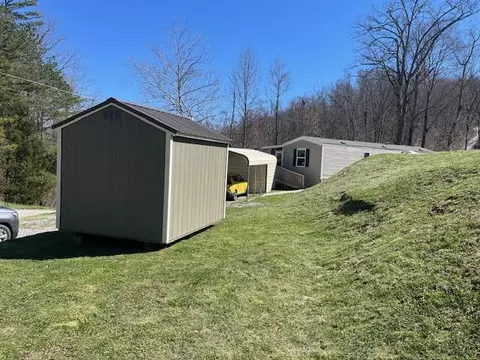 Exterior - 2425 Highway 3408, Blackey, KY 41804 photo 1 of 9