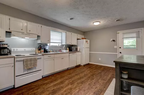 70 N Spring St, Morehead, KY 40351 photo 3