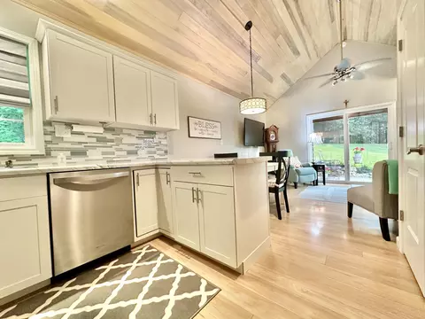 Kitchen - 78 Edward Ct, Corbin, KY 40701 photo 10 of 10