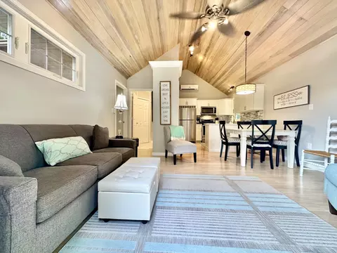 Living - 78 Edward Ct, Corbin, KY 40701 photo 3 of 5