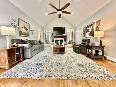 Living - 78 Edward Ct, Corbin, KY 40701 photo 1 of 5