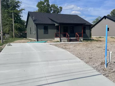 8 E Railroad St, Stanton, KY 40380