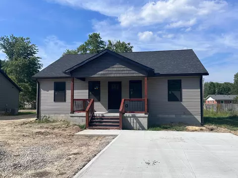 18 E Railroad St, Stanton, KY 40380