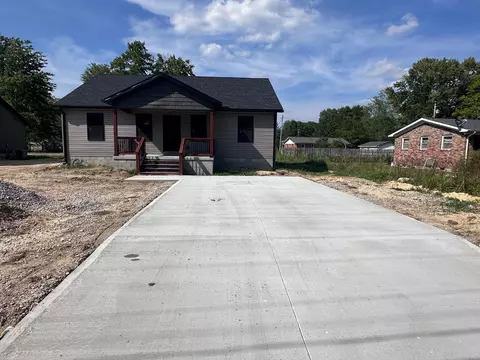 Exterior - 18 E Railroad St, Stanton, KY 40380 photo 2 of 4