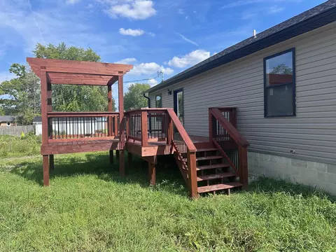 Exterior - 18 E Railroad St, Stanton, KY 40380 photo 3 of 4