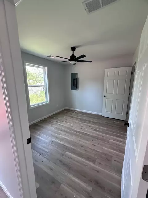 Bedroom - 18 E Railroad St, Stanton, KY 40380 photo 3 of 4