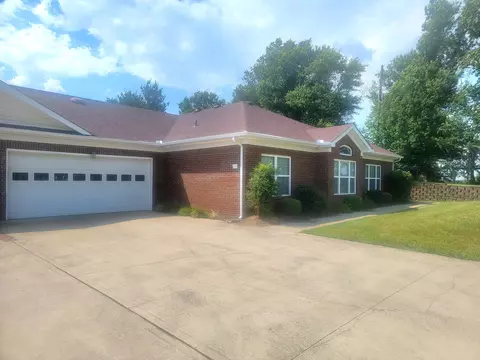 136 Christal Dr, Georgetown, KY 40324