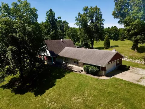 4296 Ronnie Lake Rd, Utica, KY 42376