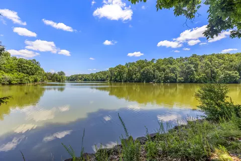 1589 Beaver Lake Rd, Lawrenceburg, KY 40342