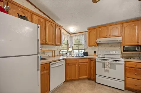164 Spruce St, Burnside, KY 42519 photo 8
