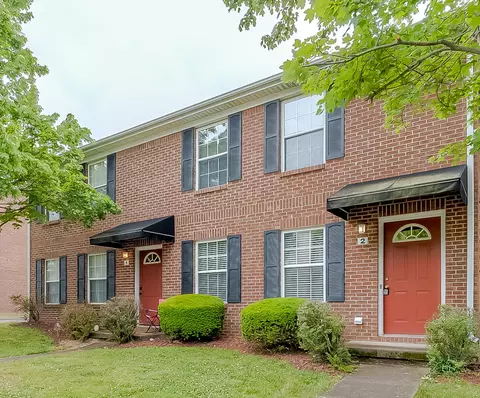 3696 Arbor Dr, Lexington, KY 40517