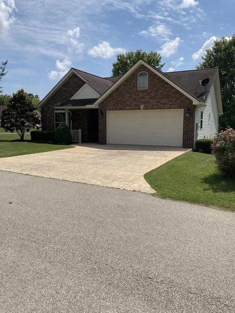 44 Buckhorn Dr, Morehead, KY 40351