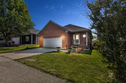 302 Virginia Ln, Nicholasville, KY 40356