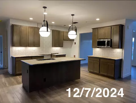 Kitchen - 152 Dunmore Ln, Georgetown, KY 40324 photo 1 of 1