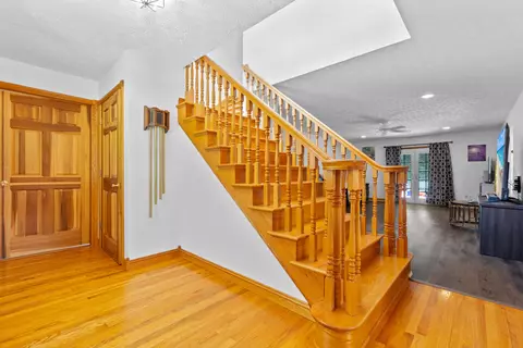 Entry Way - 100 Plank Ln, Morehead, KY 40351 photo 2 of 4
