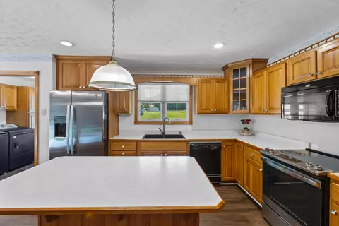 Kitchen - 100 Plank Ln, Morehead, KY 40351 photo 2 of 5