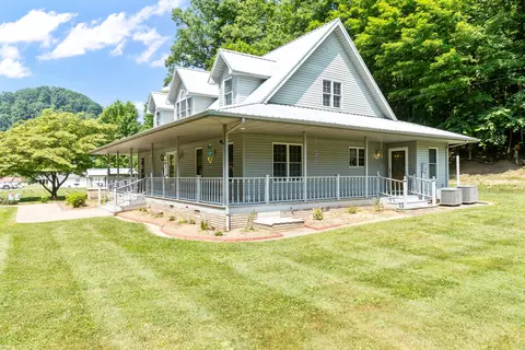 Exterior - 100 Plank Ln, Morehead, KY 40351 photo 4 of 8