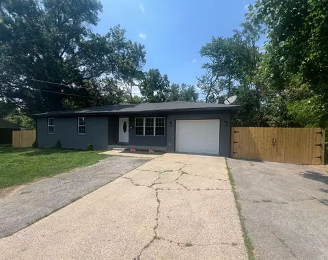 102 Maple Ct, Lawrenceburg, KY 40342