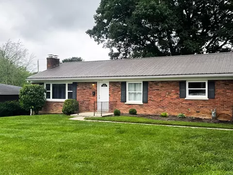 1040 Algonquin Trl, Frankfort, KY 40601