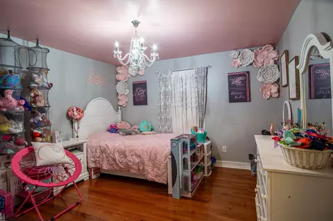 Bedroom - 83 Rookwood Dr, Corbin, KY 40701 photo 3 of 5