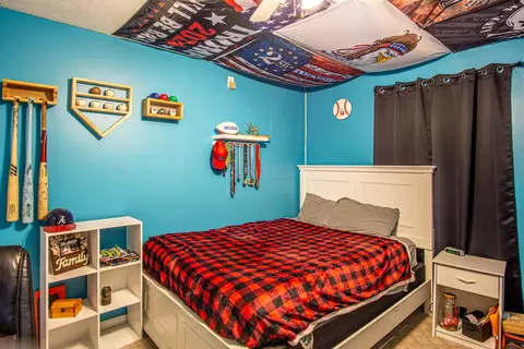 Bedroom - 83 Rookwood Dr, Corbin, KY 40701 photo 5 of 5