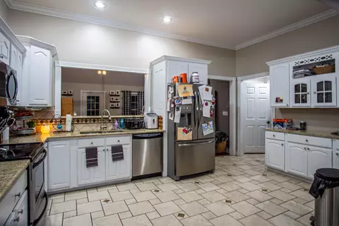 Kitchen - 83 Rookwood Dr, Corbin, KY 40701 photo 1 of 3