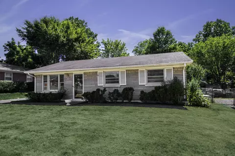 690 Eden Rd, Lexington, KY 40505