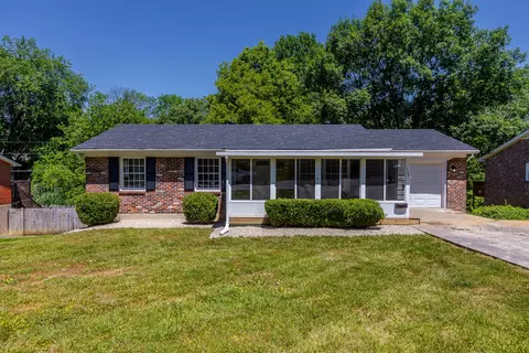 106 Ridgewood Ln, Frankfort, KY 40601