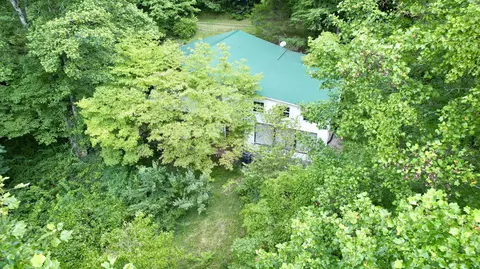 420 Persimmon Fork Rd, Yeaddiss, KY 41777