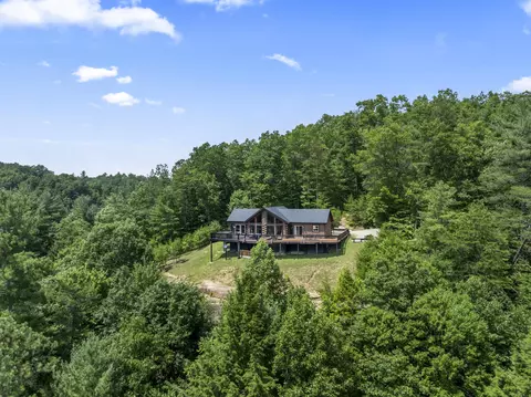 386 Eagle Ridge Rd, Campton, KY 41301