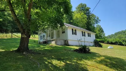 1471 Bean Pole Rd, Mckee, KY 40447