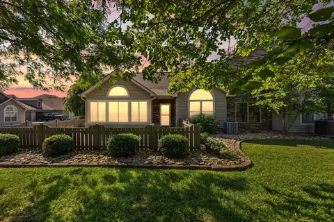 404 Chateau Pl, Bronston, KY 42518