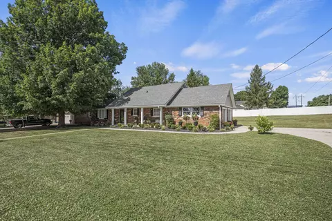 1212 Paula Dr, Richmond, KY 40475