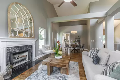 813 Quarter Horse Ct, Lexington, KY 40503