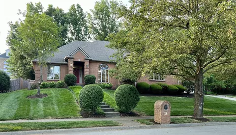 821 Meadowbrook Dr, Lexington, KY 40503