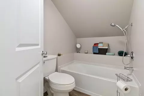 Bath - 369 Woods Rd, Nancy, KY 42544 photo 3 of 4