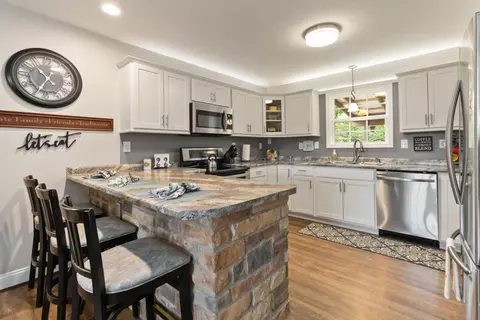 Kitchen - 369 Woods Rd, Nancy, KY 42544 photo 2 of 4