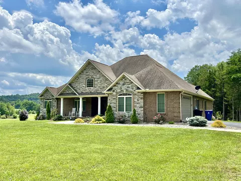 444 Cedar Pointe Dr, Somerset, KY 42501