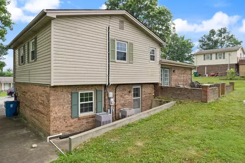 613 E Third St, Perryville, KY 40468 photo 9