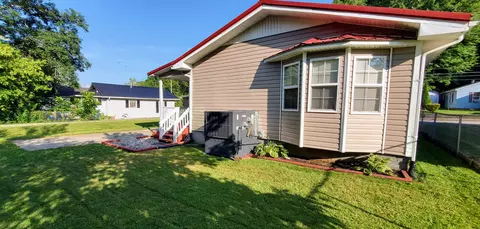 Exterior - 902 W 5th St, Corbin, KY 40701 photo 5 of 6