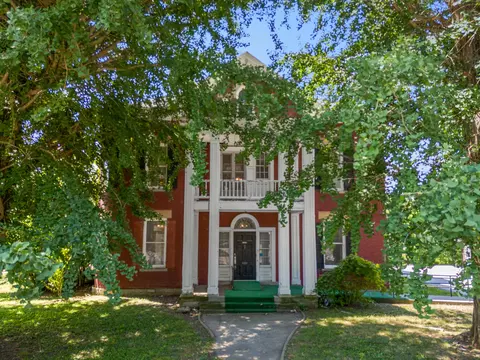 302 W Main St, Mount Sterling, KY 40353