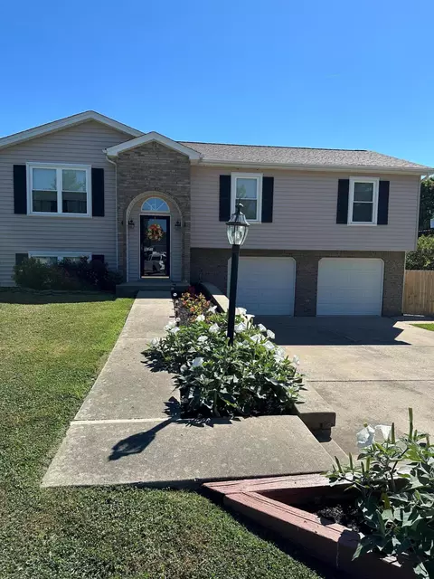 1072 Indian Trl, Lawrenceburg, KY 40342