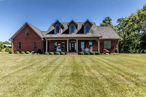 720 Winston Rd, Irvine, KY 40336