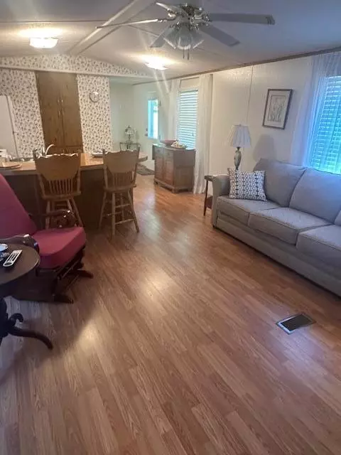Living - 45 Region Dr, Corbin, KY 40701 photo 1 of 2