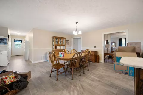 Dining - 1085 Moberly Bend Rd, Corbin, KY 40701 photo 3 of 3