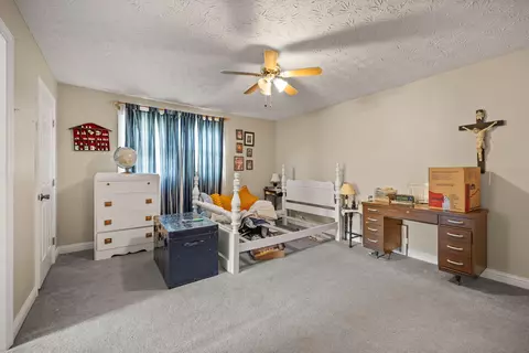 Bedroom - 1085 Moberly Bend Rd, Corbin, KY 40701 photo 9 of 10