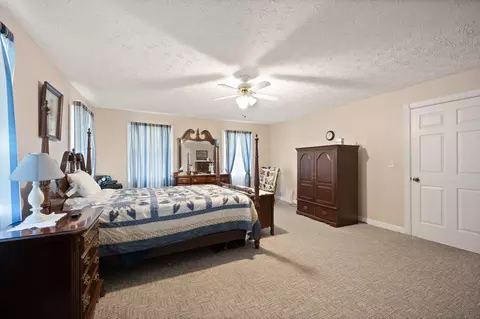 Bedroom - 1085 Moberly Bend Rd, Corbin, KY 40701 photo 2 of 10