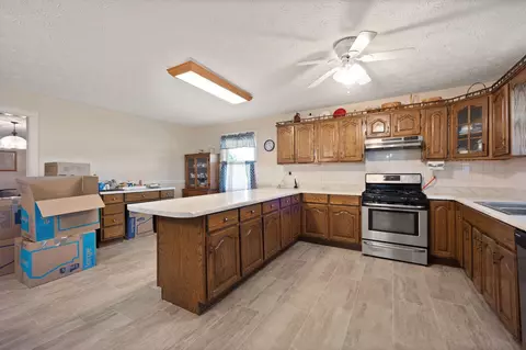 Kitchen - 1085 Moberly Bend Rd, Corbin, KY 40701 photo 3 of 3